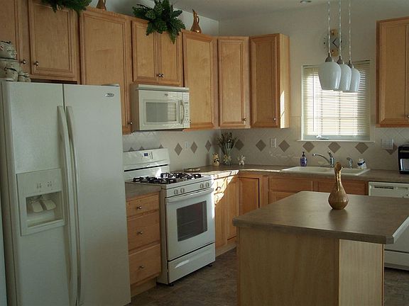 4th image of 19 Primrose Cir