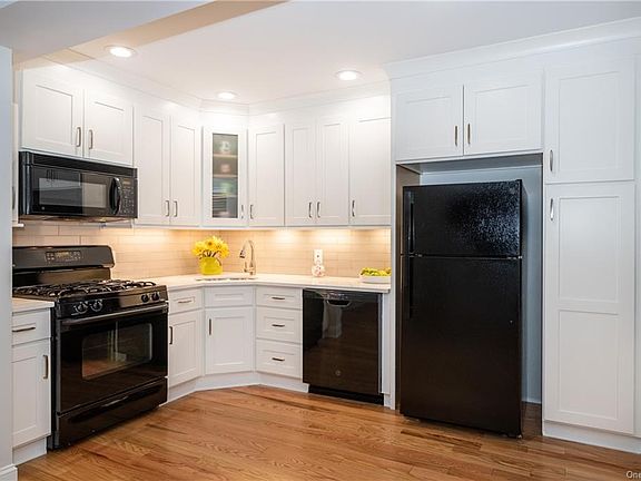 3rd image of 17 N Chatsworth Ave APT 1K