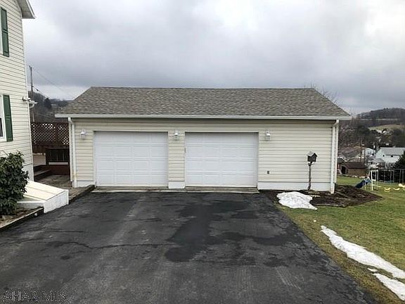 2nd image of 295 4th Ave