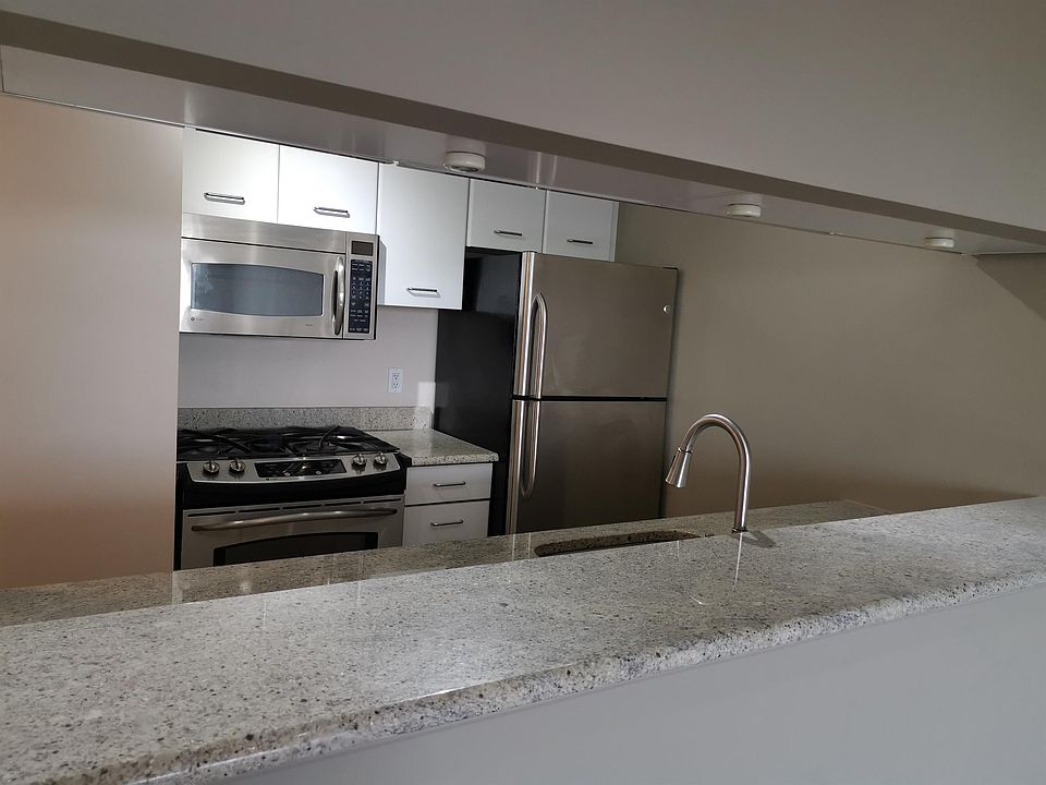 1st image of 4 Martine Ave APT 1415