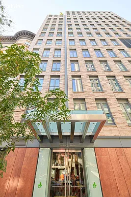Sold by Sotheby's International Realty | media 11