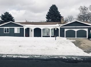 8208 Xenia Ave N, Brooklyn Park, MN 55443