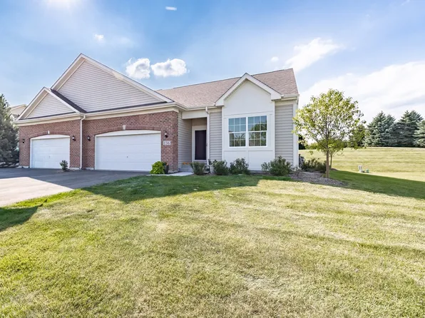 136 Valencia Pkwy, Gilberts, IL 60136