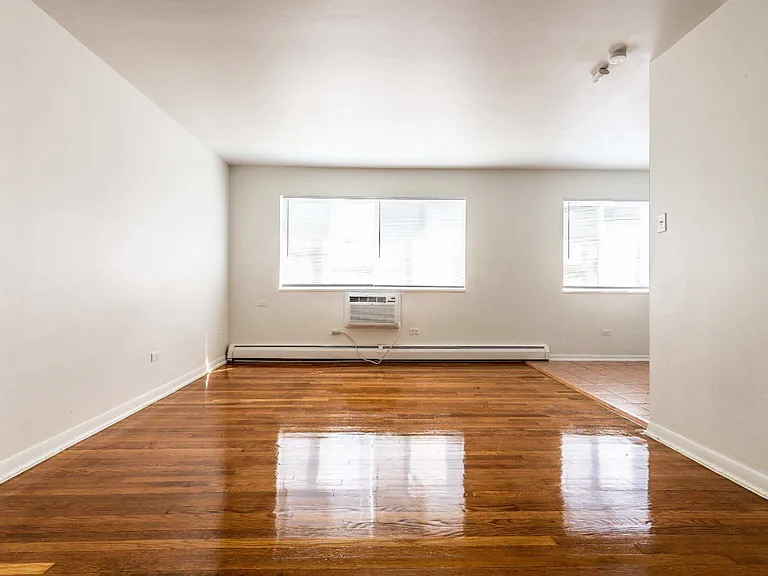 8334 S Ellis Ave — Photo 4