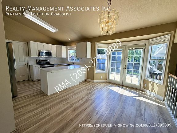 4th image of 2141 N Fastwater Ave