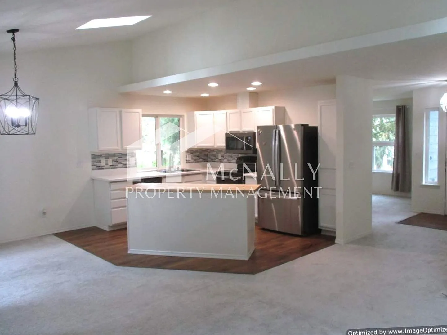 Spacious 3-Bedroom Home with Bonus Room and Peek-a-Boo Views — Photo 2