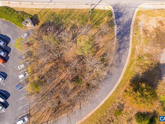 3rd image of 650 N Lee Hwy