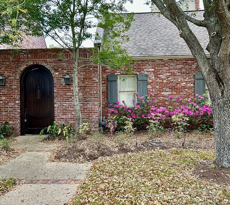 2724 Bocage Lake Dr