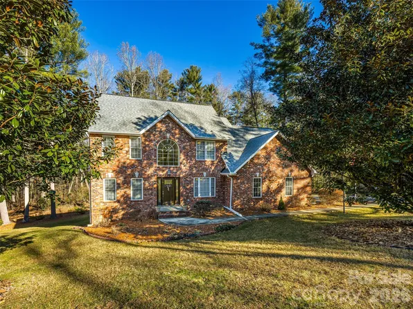105 Boyd Dr, Flat Rock, NC 28731