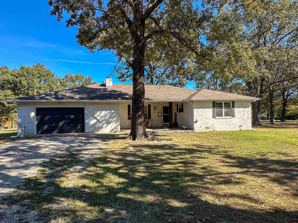 5872 Old Military Rd, Mountain Home, AR 72653