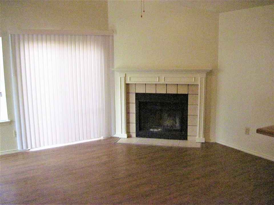 2nd image of 1138 Orchard Park Cir