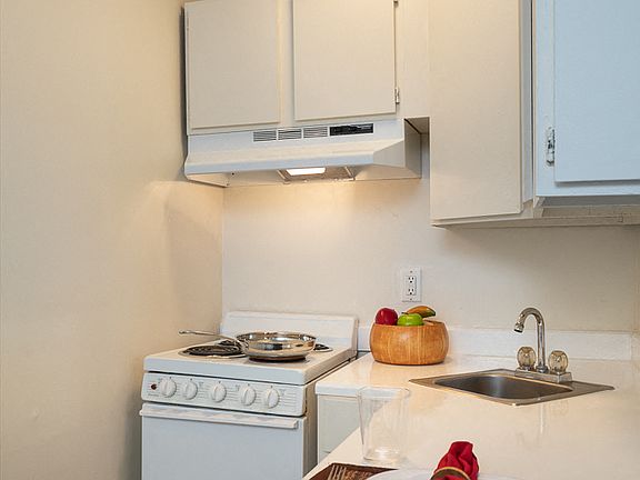 2nd image of 1624 Boren Ave APT 7