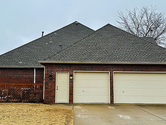 3 car driveway/garage deep