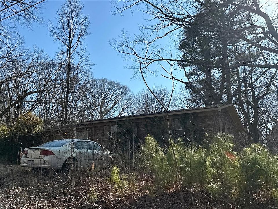 1st image of 745 Sam Gibbs Rd