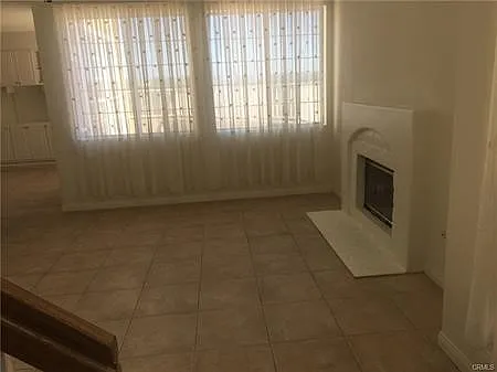 3 bed, 2.5 bath, 1567 sqft, $4,300 — Photo 4