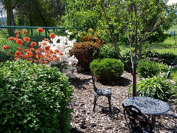 Back left of garden hse.