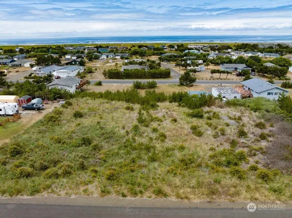 33509 J Place, Ocean Park, WA 98640