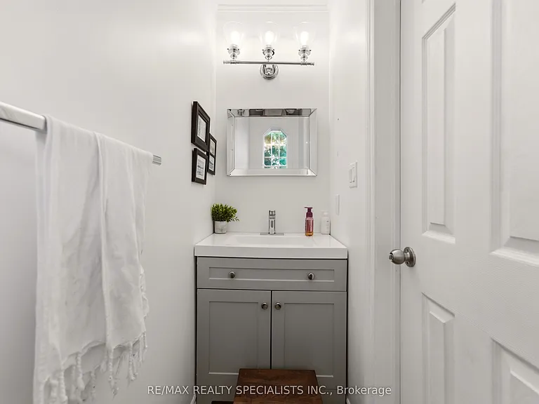 39 Pinewoods Dr #10 — Photo 11