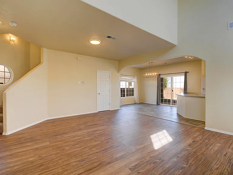 7209 Boxwood Ave NE — Photo 5