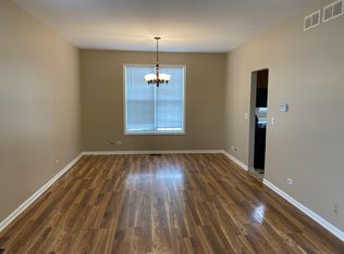 2148 Hammel Ave, Aurora, IL 60504