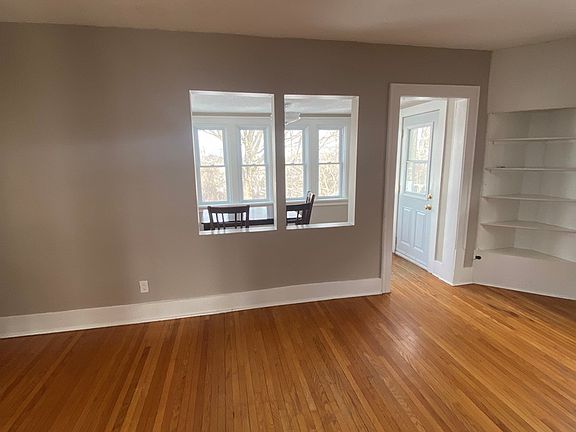 3rd image of 154 Church St