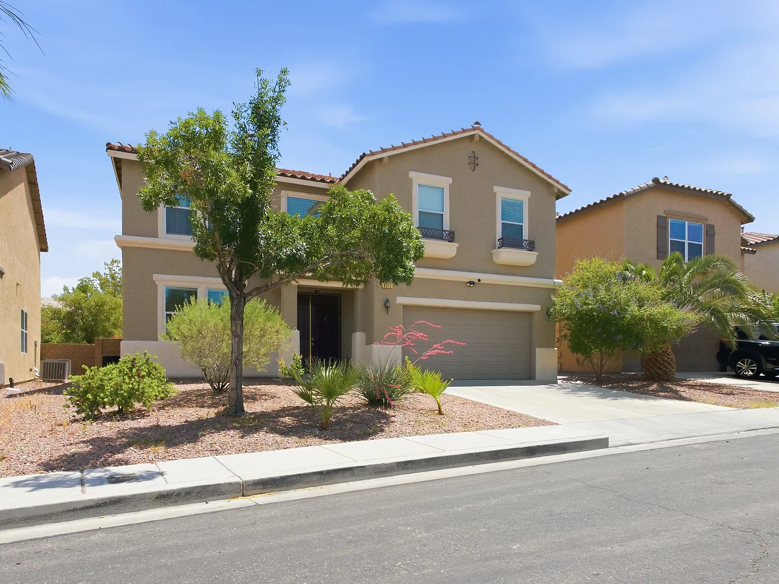 4 bed, 2494 sqft, $3,200 — Photo 2