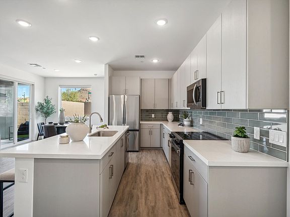 2nd image of 2119 E Voltaire Ave #11
