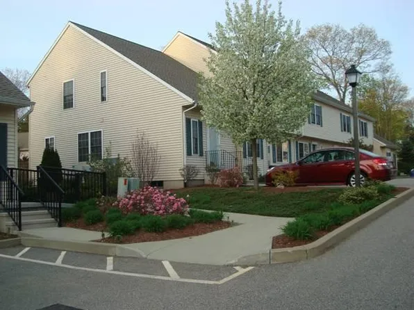 128 Briar Ln, Norwich, CT 06360