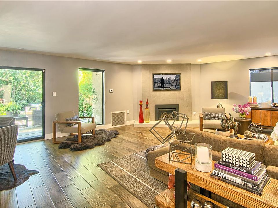 1st image of 8786 Lookout Mountain Ave