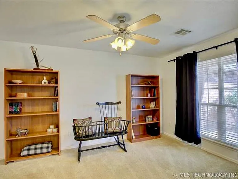 7324 E Knoxville St — Photo 21