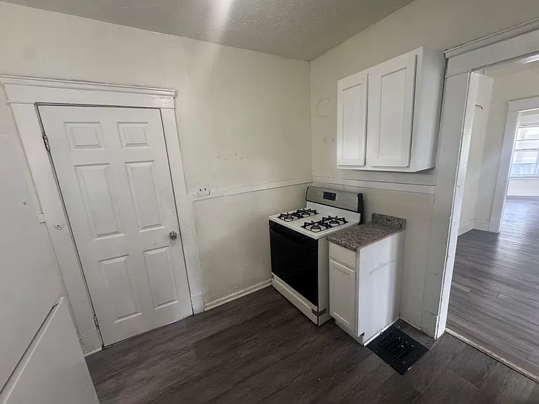 14012 Scioto Ave, East Cleveland — Photo 6