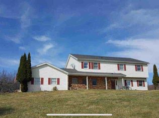 15 Cooper Rd, Poughquag, NY 12570