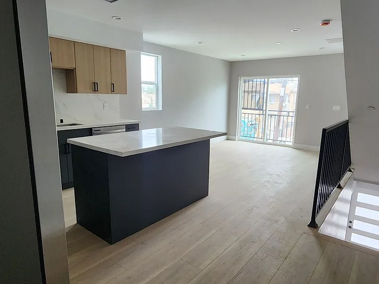 5729 N Klump Ave — Photo 6