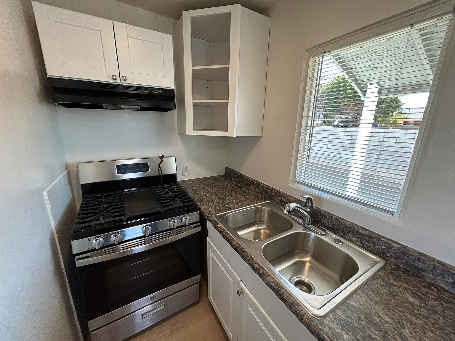 1 bed, 1.0 bath, 664 sqft, $995 — Photo 4