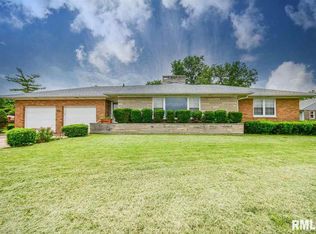 286 Fondulac Dr, East Peoria, IL 61611