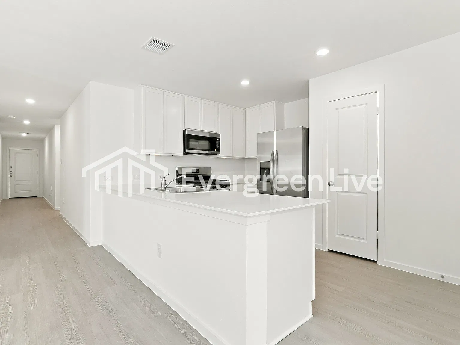 4 bed, 2.0 bath, 1667 sqft, $1,595 — Photo 3