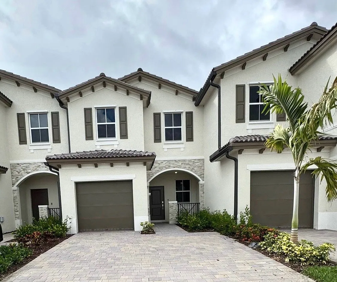 3 bed, 2.5 bath, 1334 sqft, $2,700 — Photo 1
