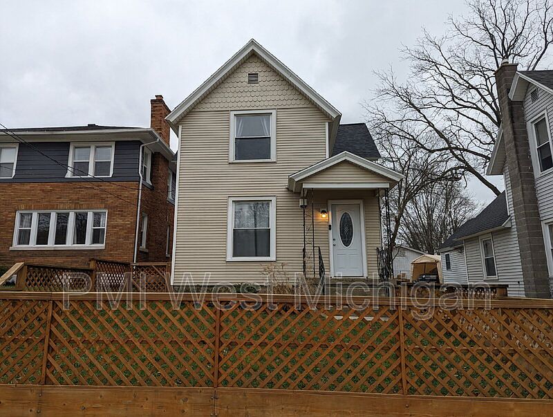 1st image of 144 Page St NE