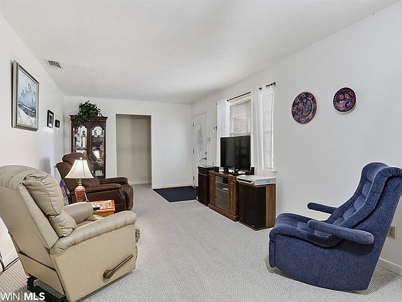 4th image of 9132 Woodland Dr