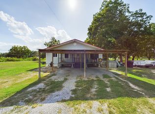8909 Lake Peigneur Rd, New Iberia, LA 70560