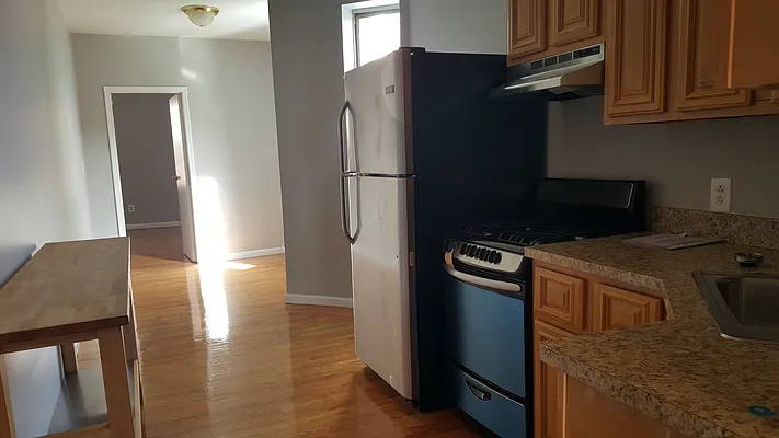 Rented by SubHut Realty USA, Inc. | media 11