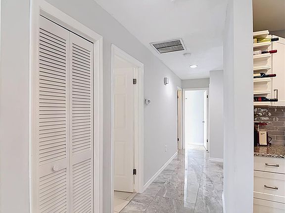 4th image of 1716 LAKESIDE DRIVE #1714B