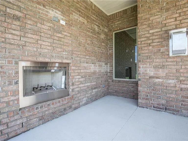 2609 Foxglove Ln — Photo 9