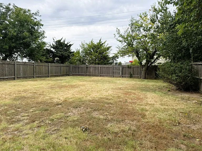 1325 N Denene Ln — Photo 22