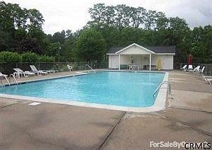 5th image of 1308 Greenwich Dr
