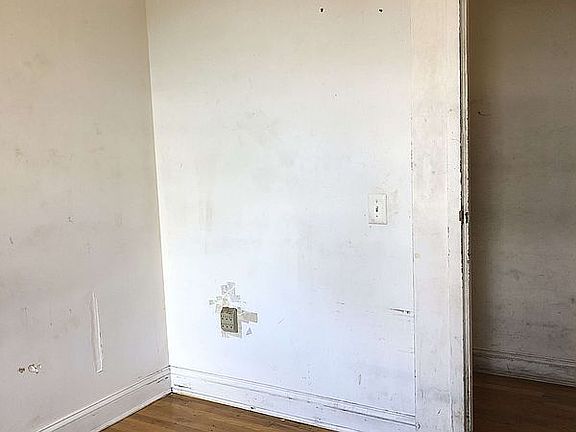 4th image of 820 Saint Nicholas Ave #23