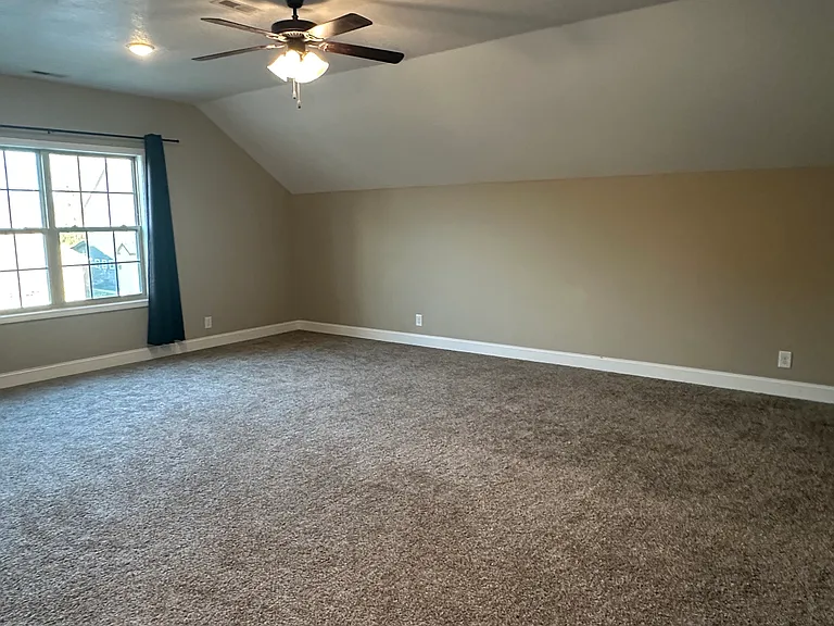 1124 Eagles View Dr — Photo 35