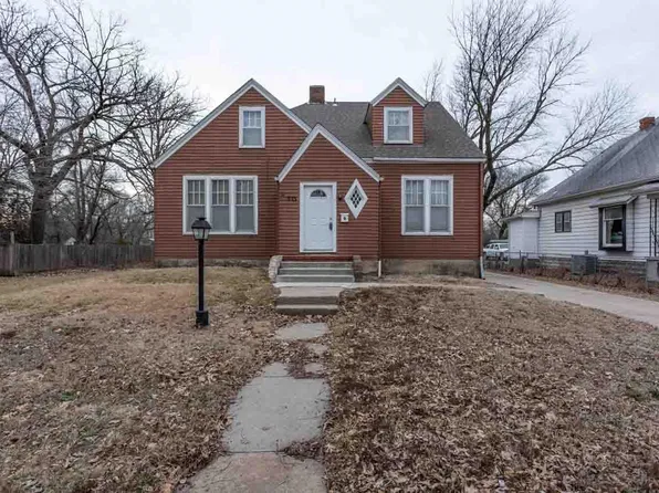 523 W Broadway St, Newton, KS 67114