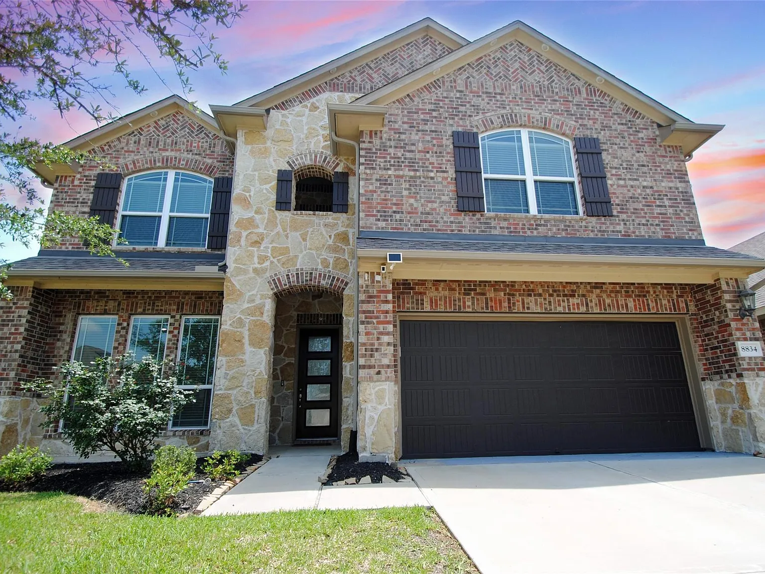 4 bed, 3.5 bath, 3044 sqft, $2,999 — Photo 2