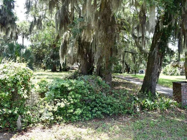 2104 Walthour Rd, Savannah, GA 31410